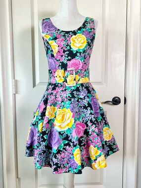 Cliché Vintage 80s 90s Floral Mini Dress with Matching Belt - Bright Rose Print